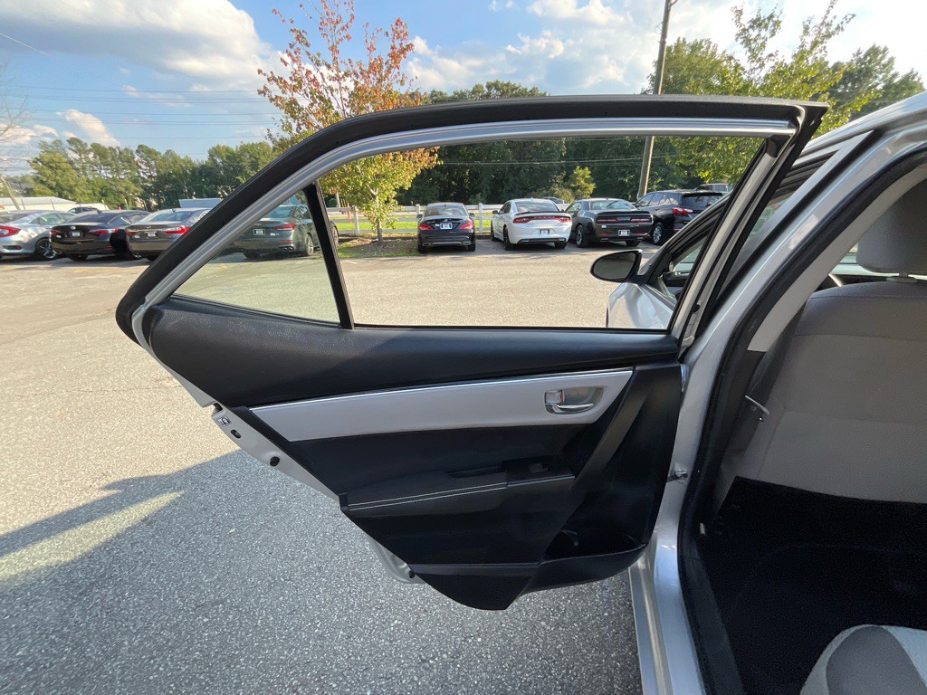 2019 Toyota Corolla Image 40