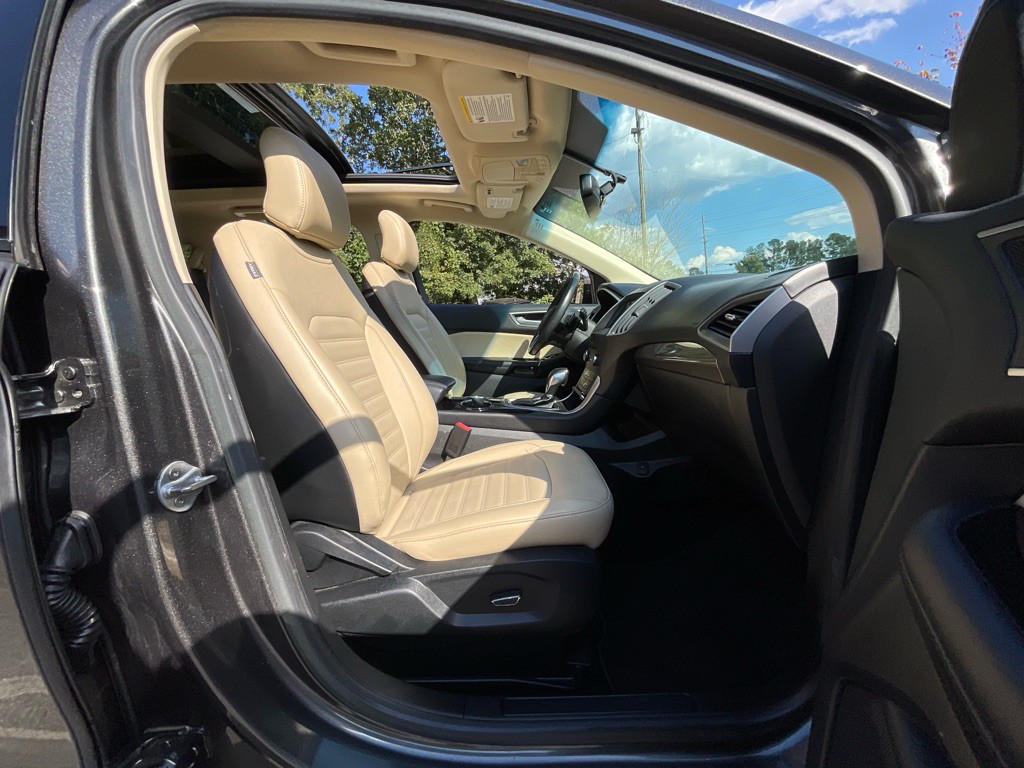 2018 Ford Edge Image 17