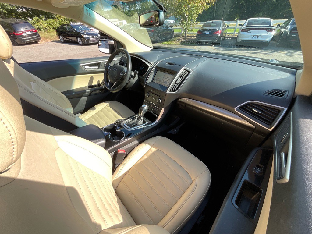2018 Ford Edge Image 18