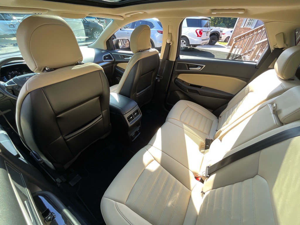 2018 Ford Edge Image 30