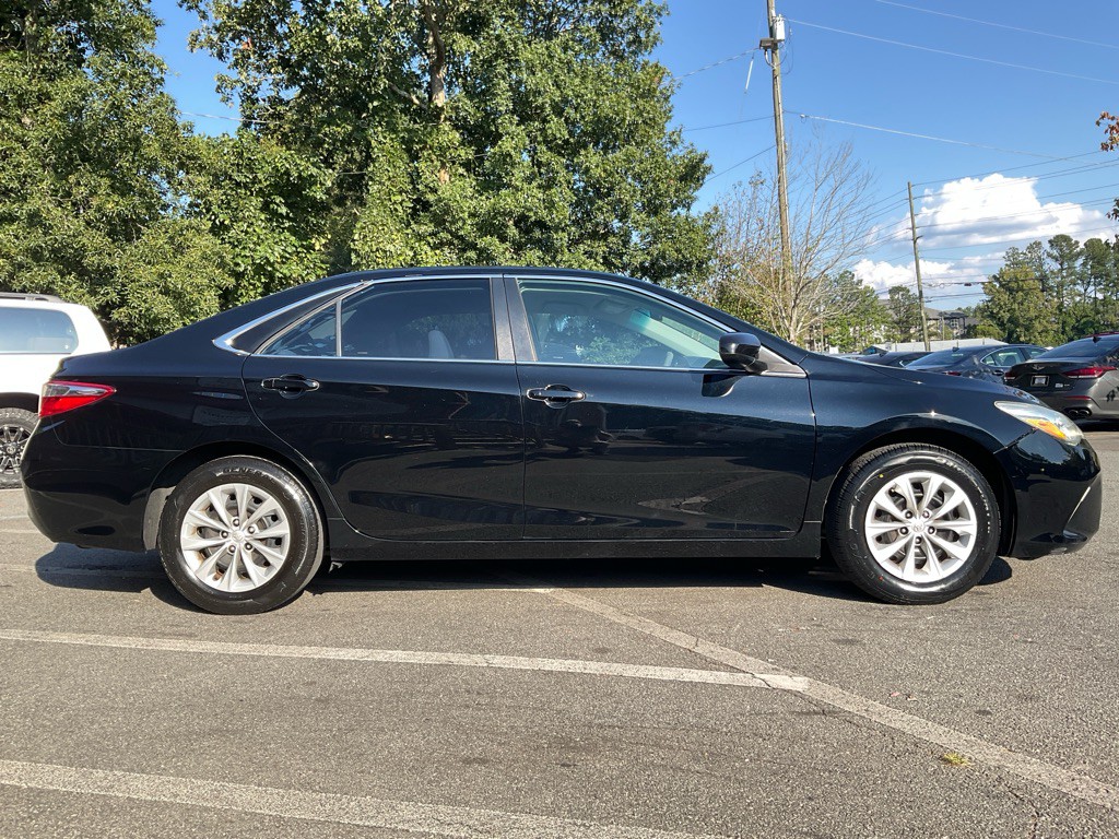 2016 Toyota Camry Image 4