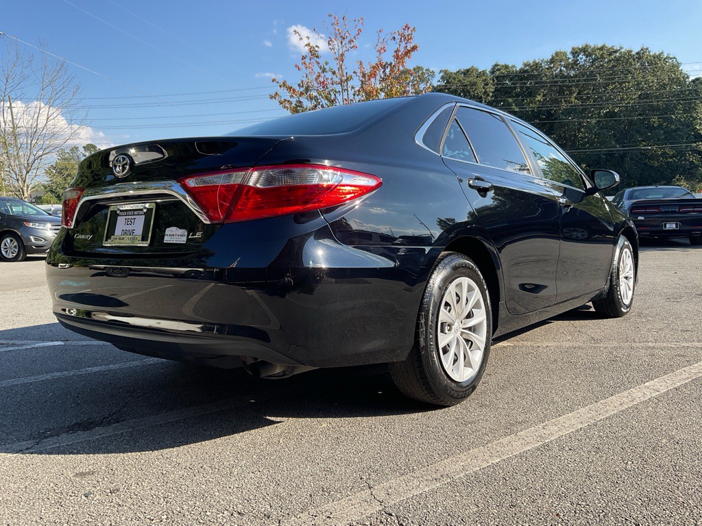 2016 Toyota Camry Image 5