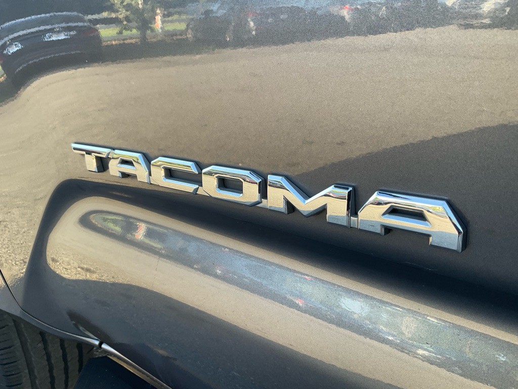 2020 Toyota Tacoma Image 10