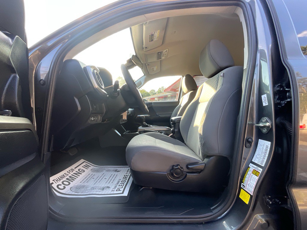 2020 Toyota Tacoma Image 15