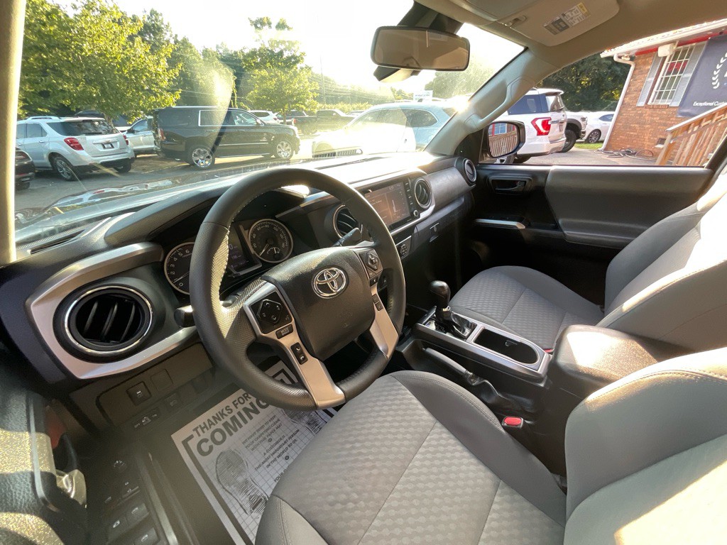 2020 Toyota Tacoma Image 16