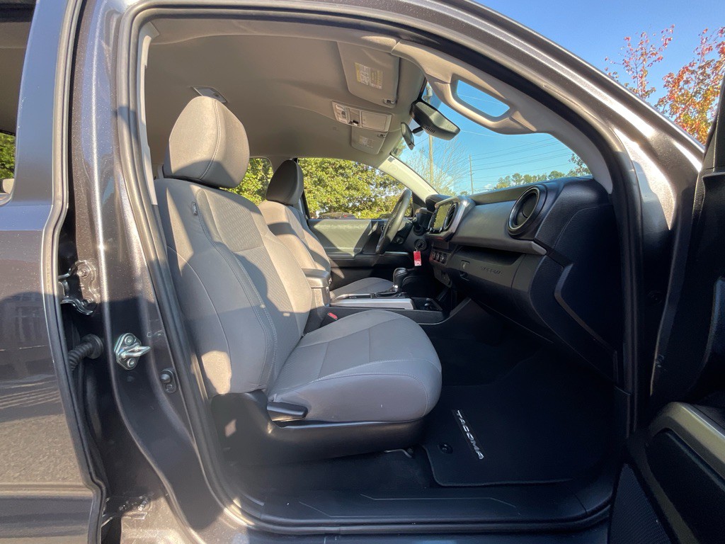 2020 Toyota Tacoma Image 18