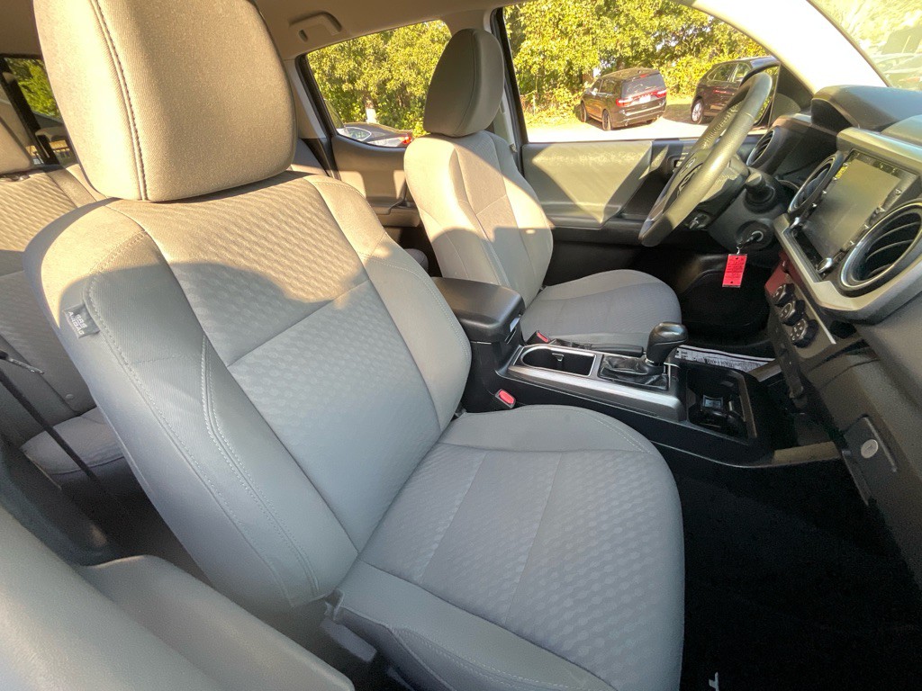 2020 Toyota Tacoma Image 20