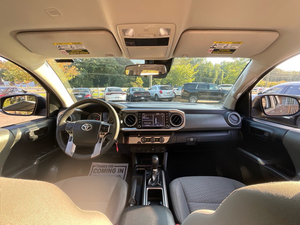 2020 Toyota Tacoma Image 21