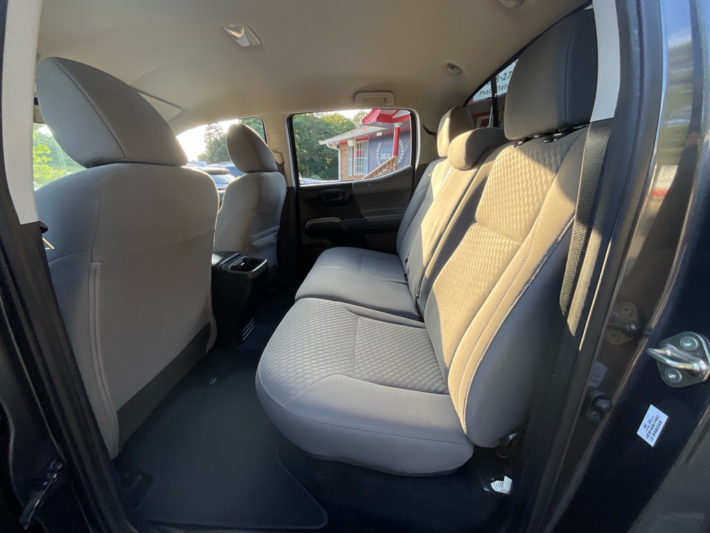 2020 Toyota Tacoma Image 28