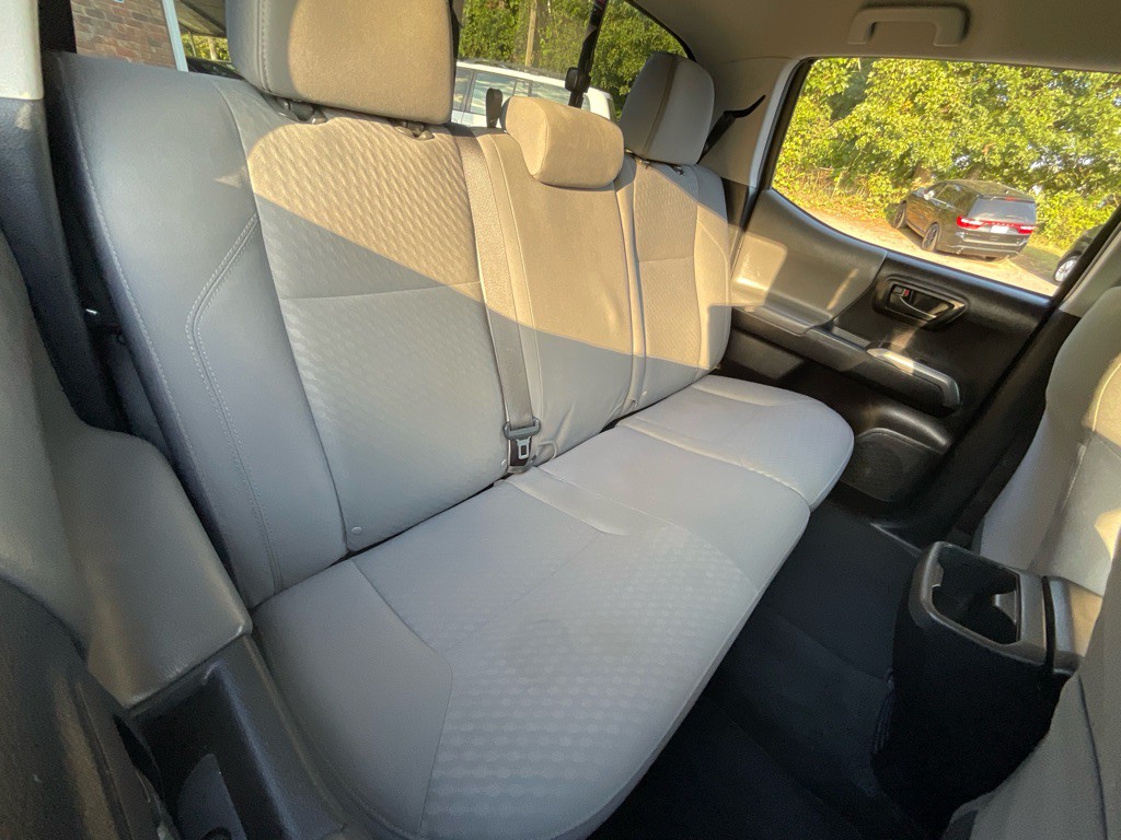 2020 Toyota Tacoma Image 33