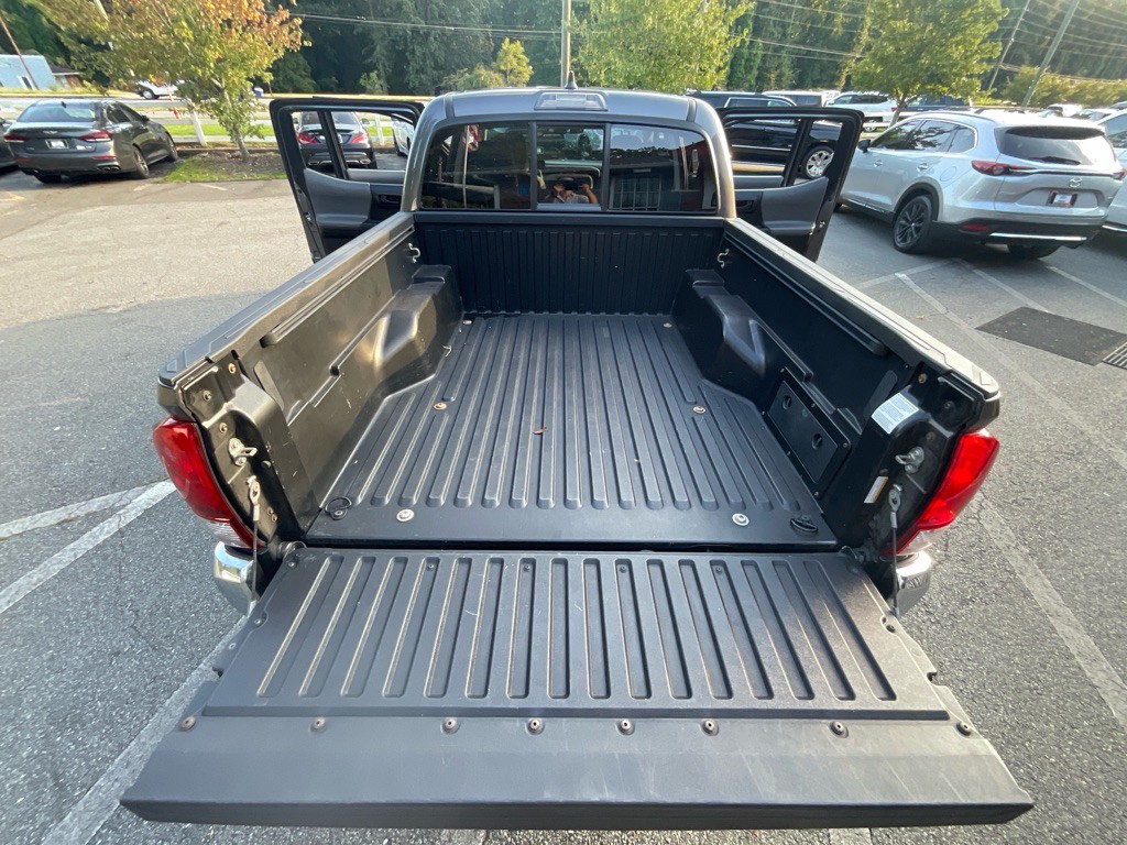 2020 Toyota Tacoma Image 37