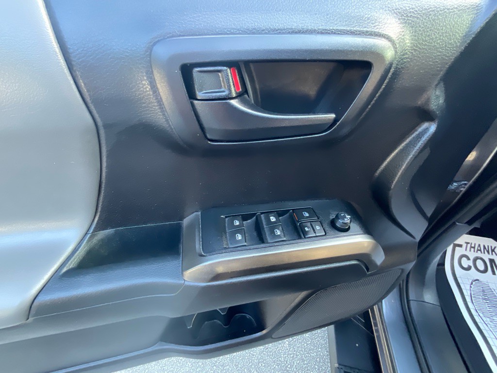 2020 Toyota Tacoma Image 39