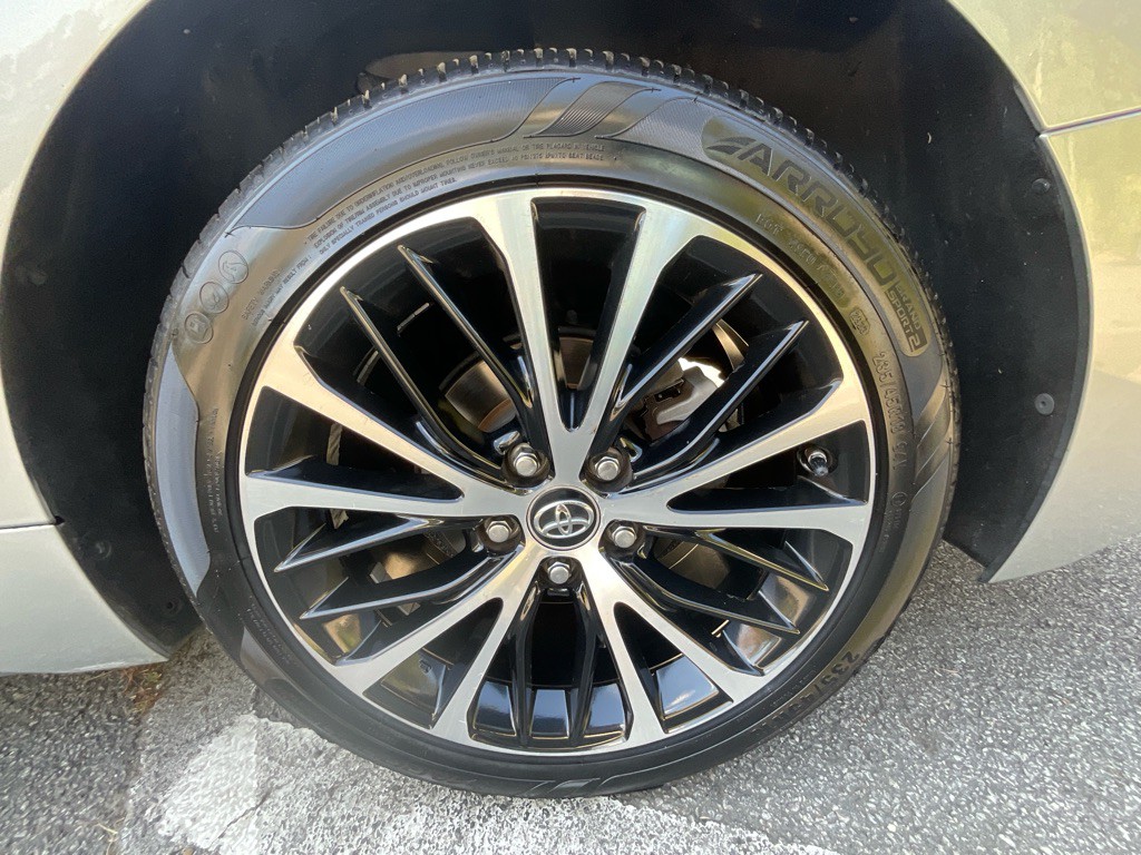 2018 Toyota Camry Image 11