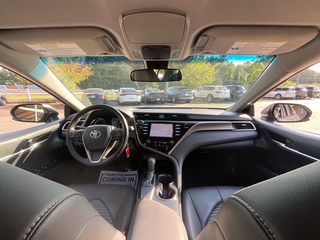 2018 Toyota Camry Image 19