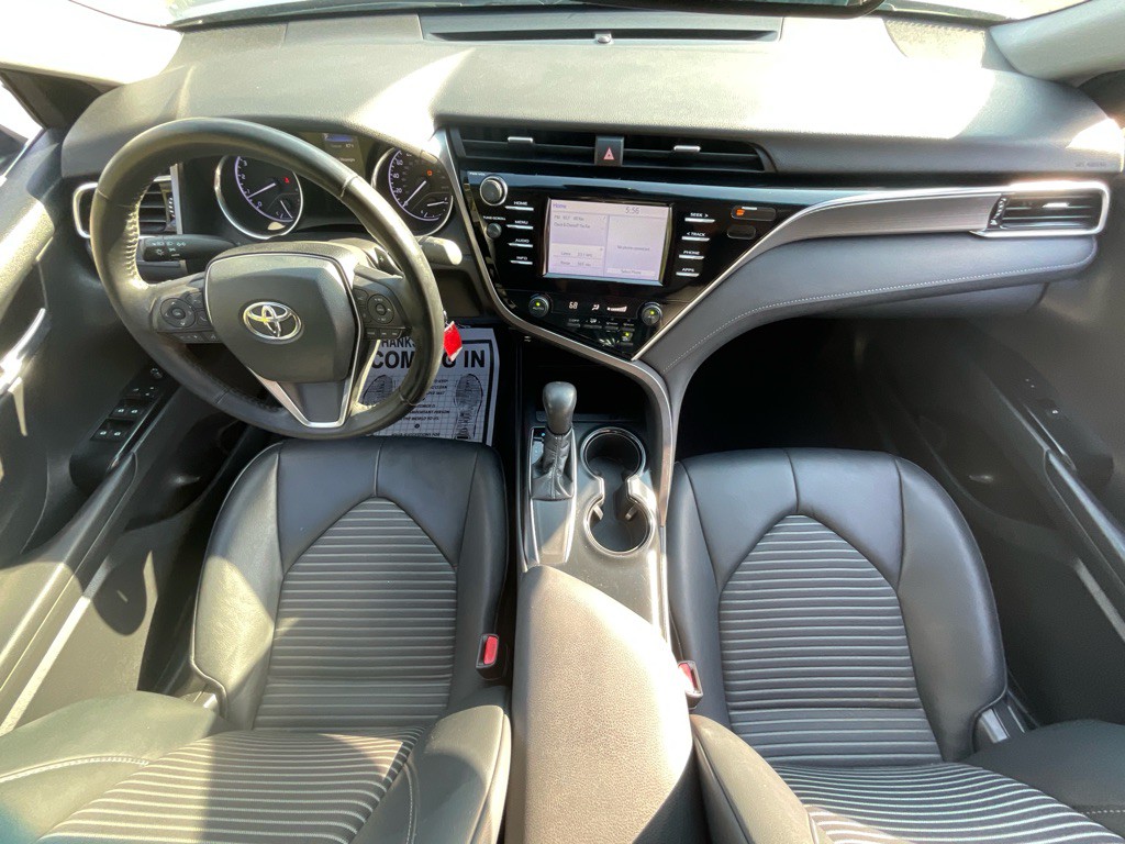 2018 Toyota Camry Image 20