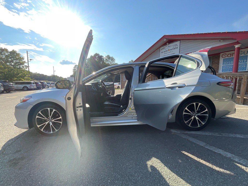2018 Toyota Camry Image 34