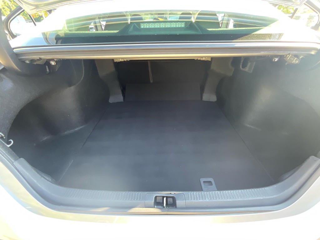 2018 Toyota Camry Image 35