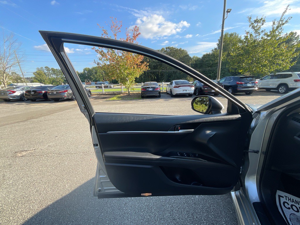 2018 Toyota Camry Image 36