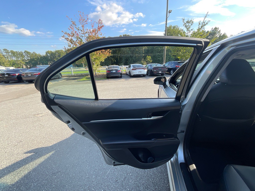 2018 Toyota Camry Image 39