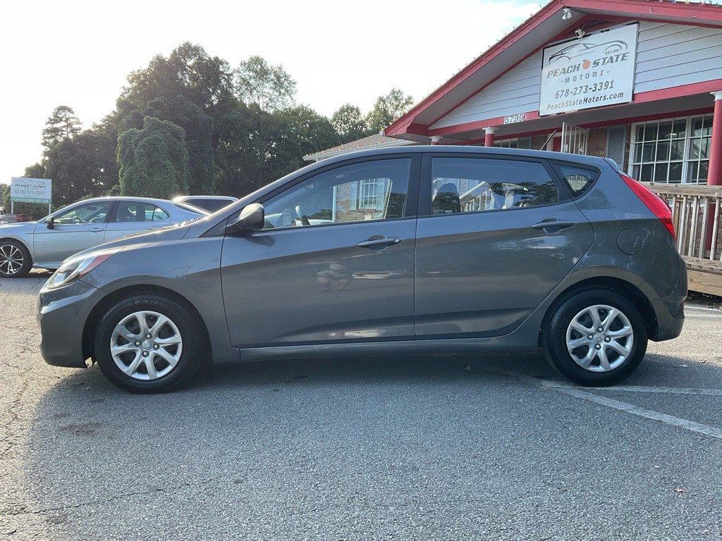2013 Hyundai Accent Image 8