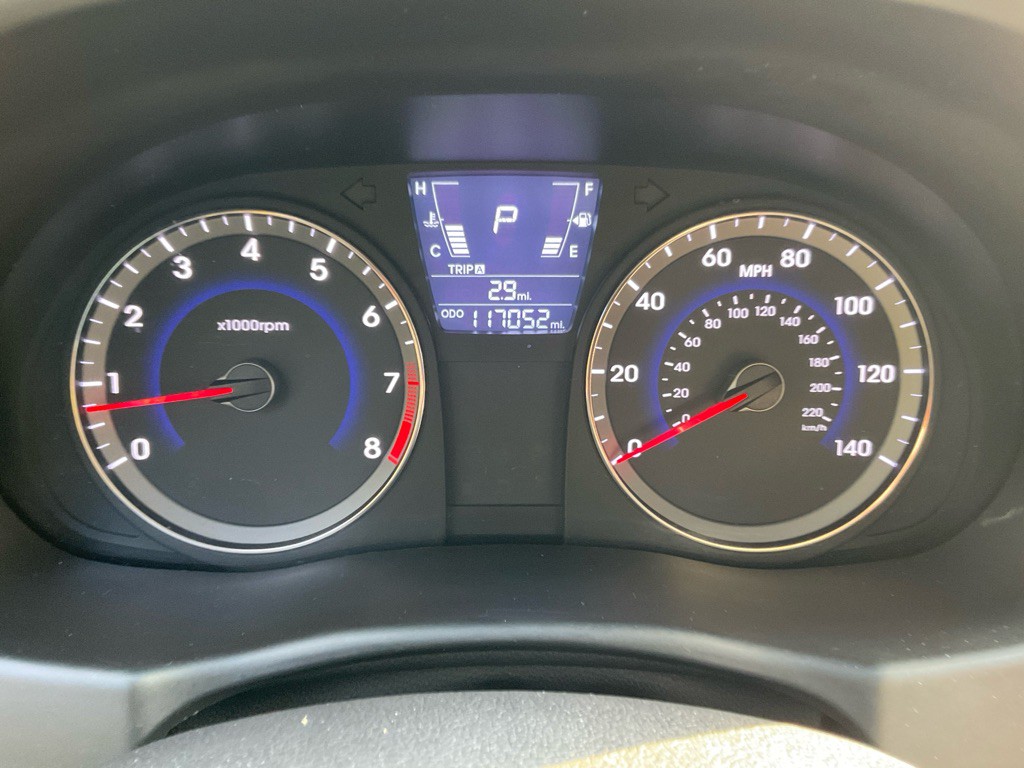 2013 Hyundai Accent Image 23