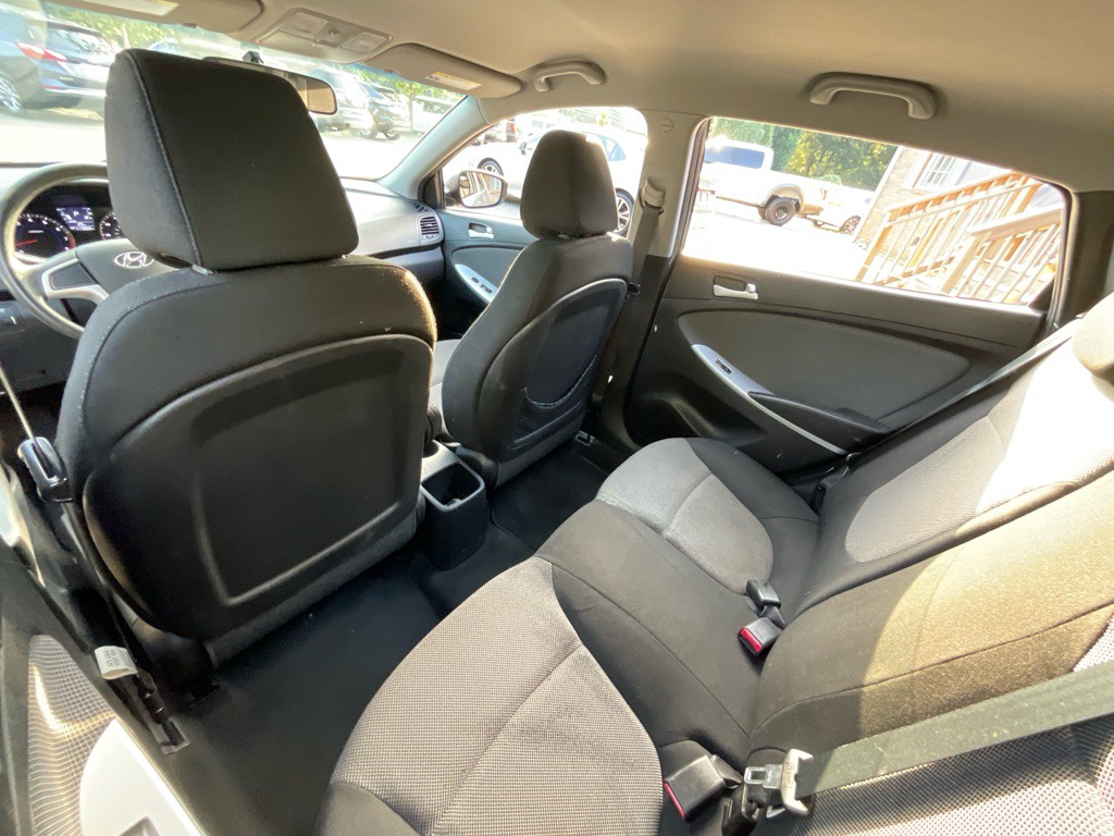 2013 Hyundai Accent Image 26