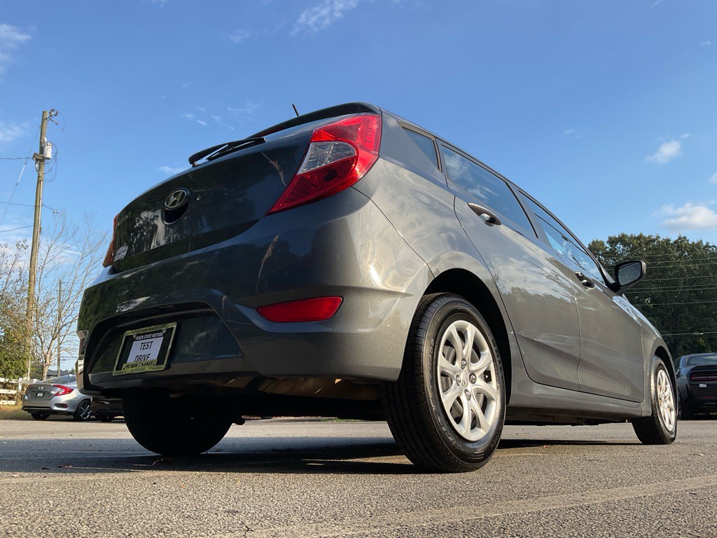 2013 Hyundai Accent Image 42