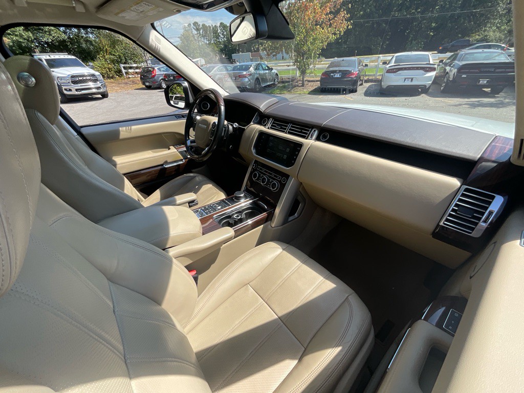 2016 Land Rover Range Rover Image 18