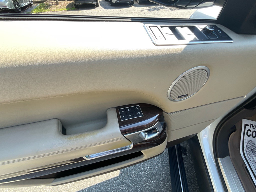 2016 Land Rover Range Rover Image 43