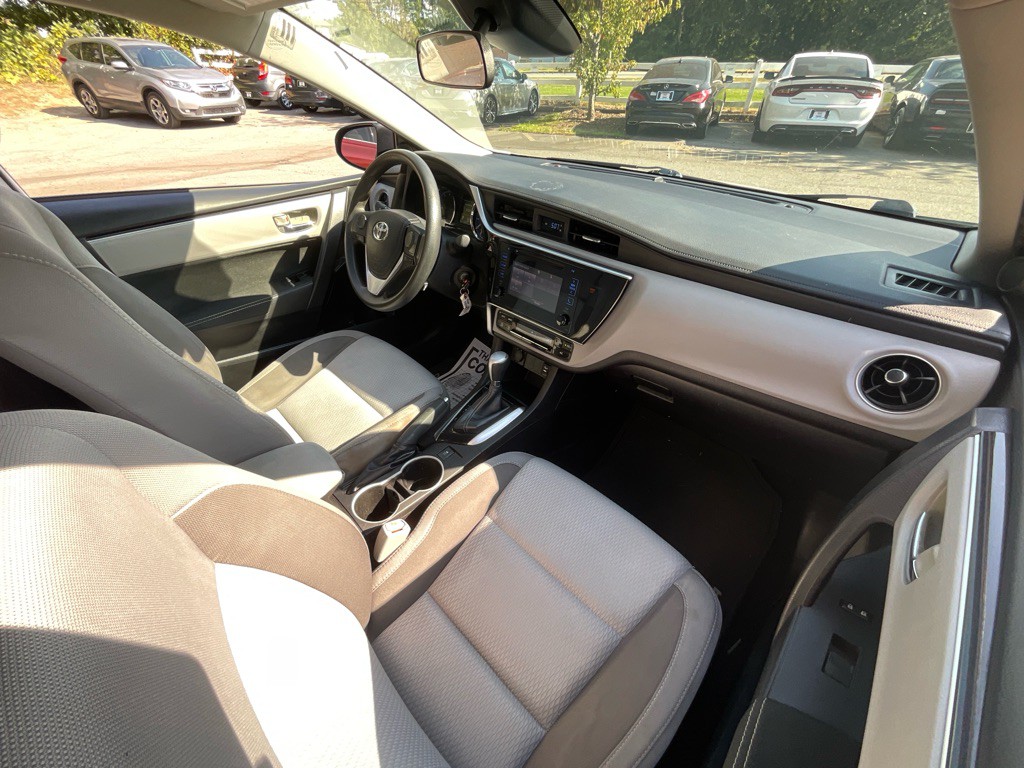 2018 Toyota Corolla Image 18