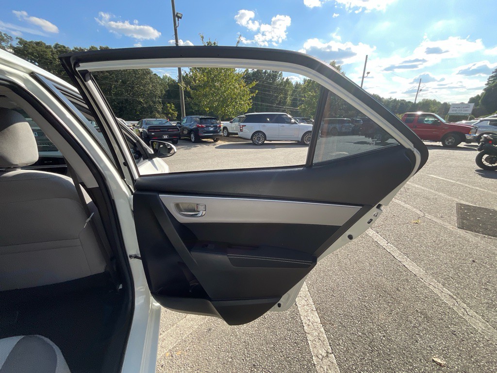 2018 Toyota Corolla Image 42