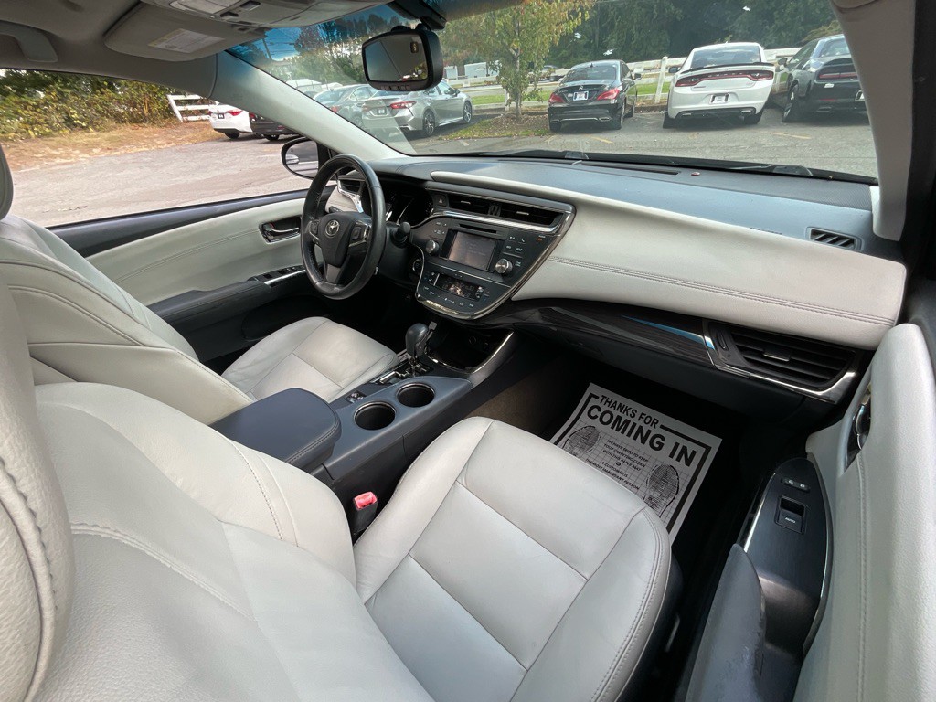 2013 Toyota Avalon Image 18