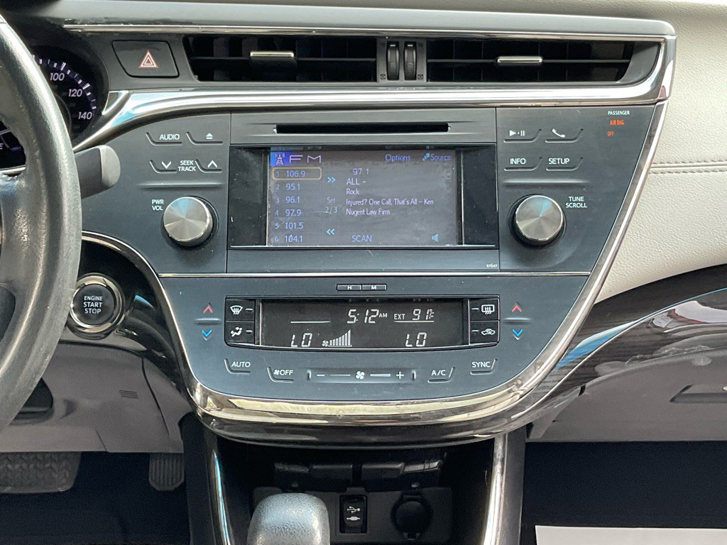 2013 Toyota Avalon Image 22