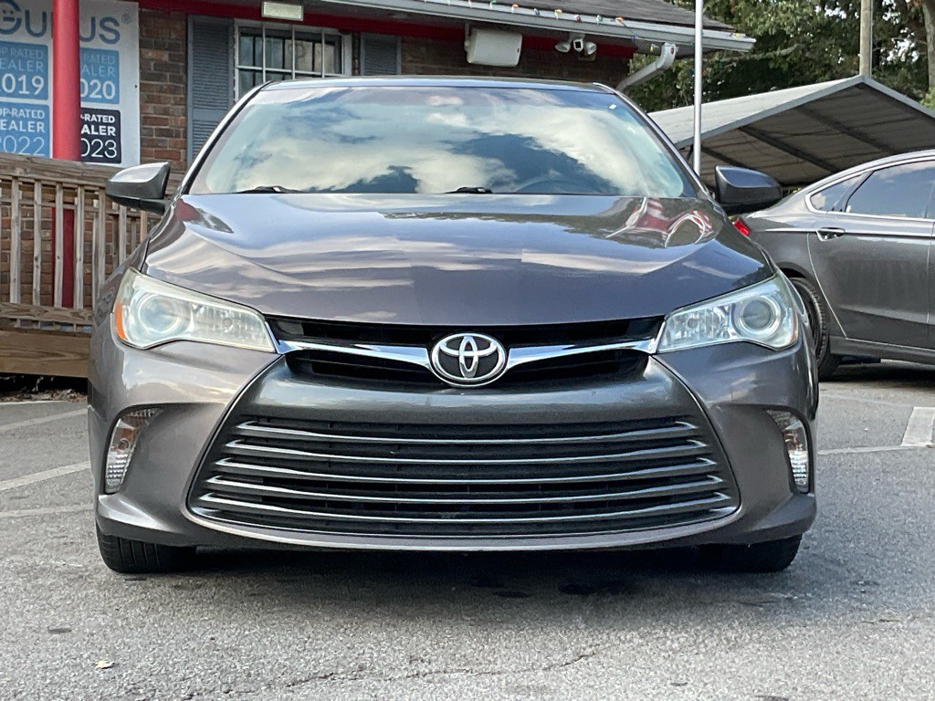 2017 Toyota Camry Image 2