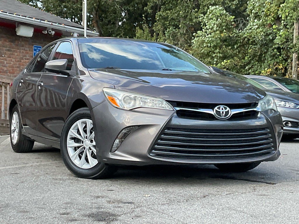 2017 Toyota Camry Image 3
