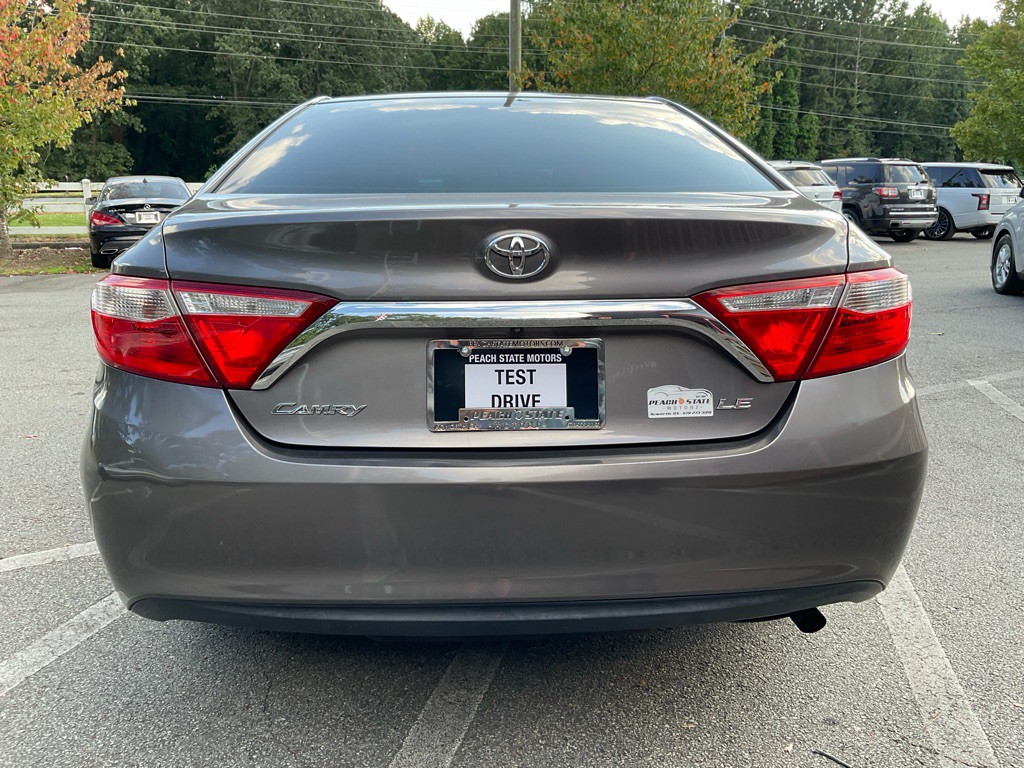 2017 Toyota Camry Image 6