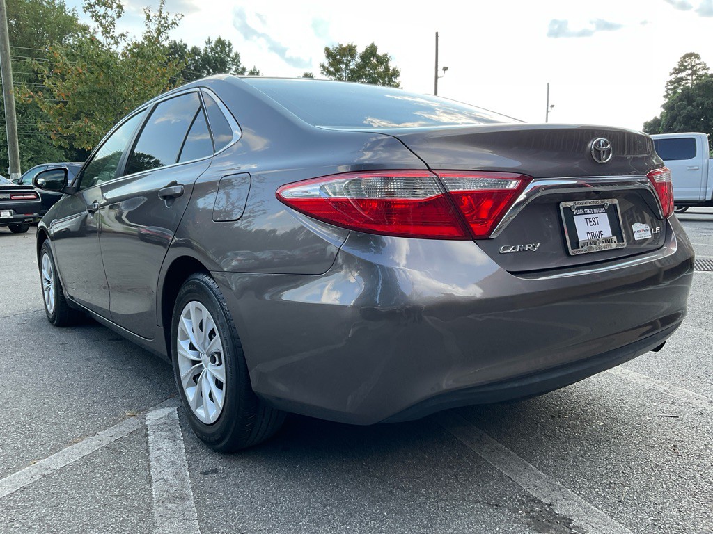 2017 Toyota Camry Image 7