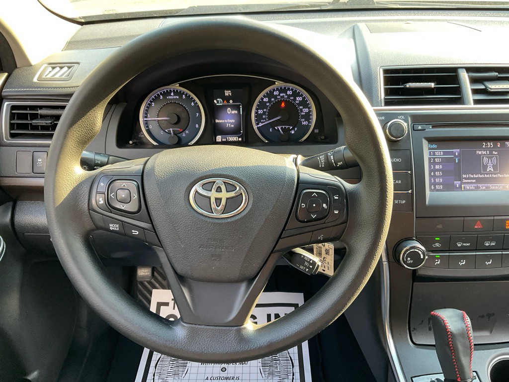 2017 Toyota Camry Image 23