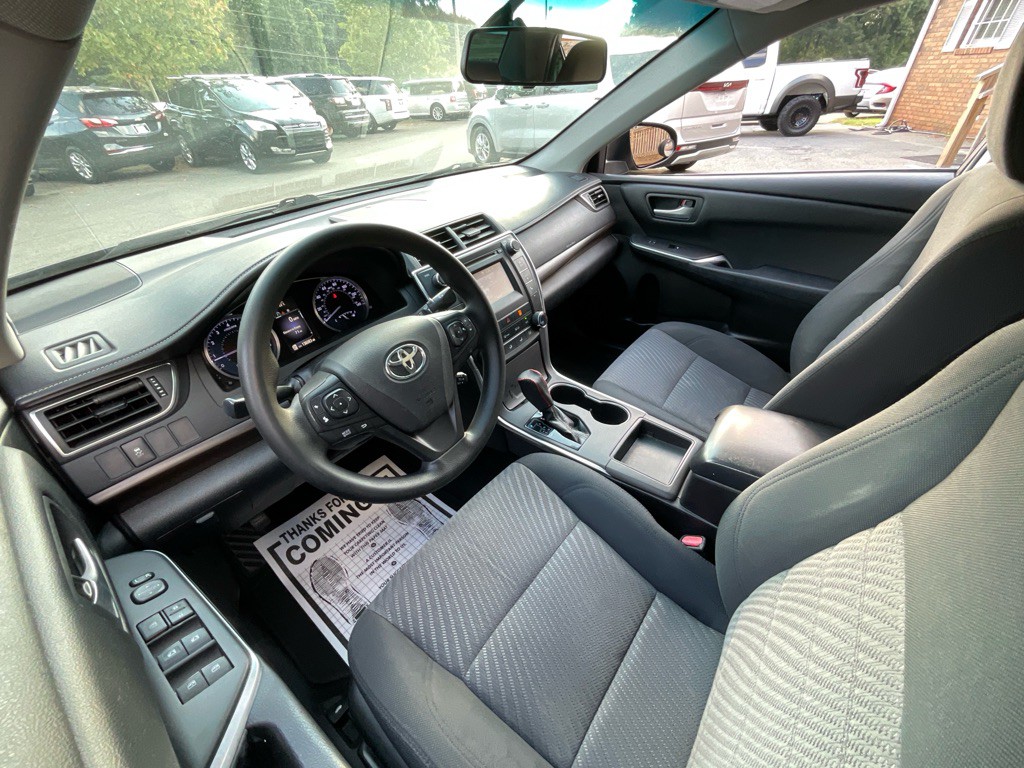 2017 Toyota Camry Image 15