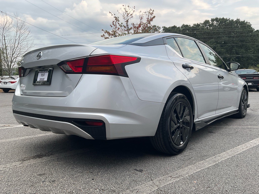 2020 Nissan Altima Image 5