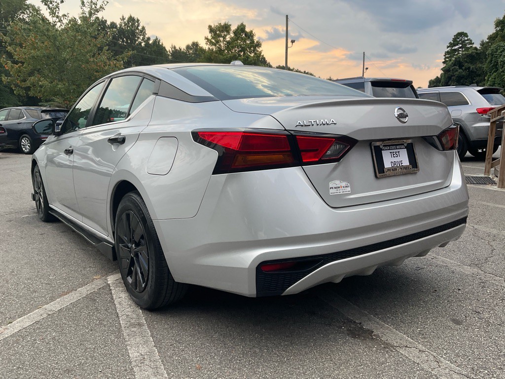 2020 Nissan Altima Image 7