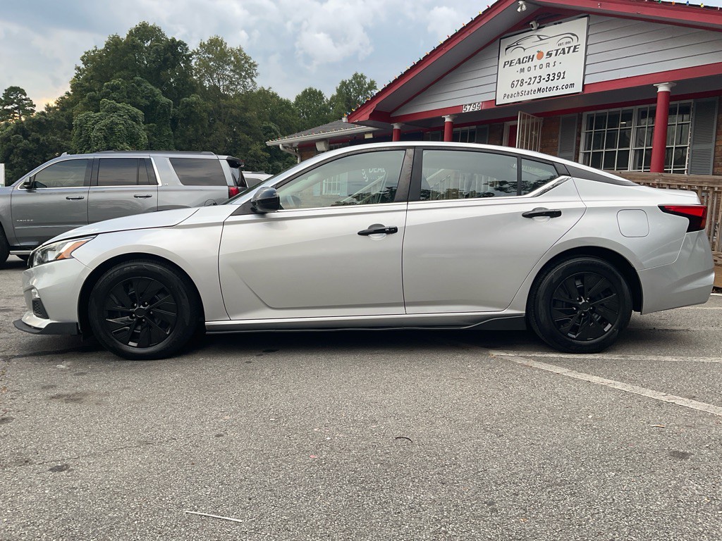 2020 Nissan Altima Image 8