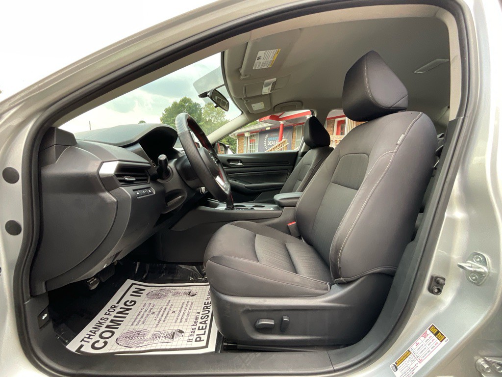 2020 Nissan Altima Image 13