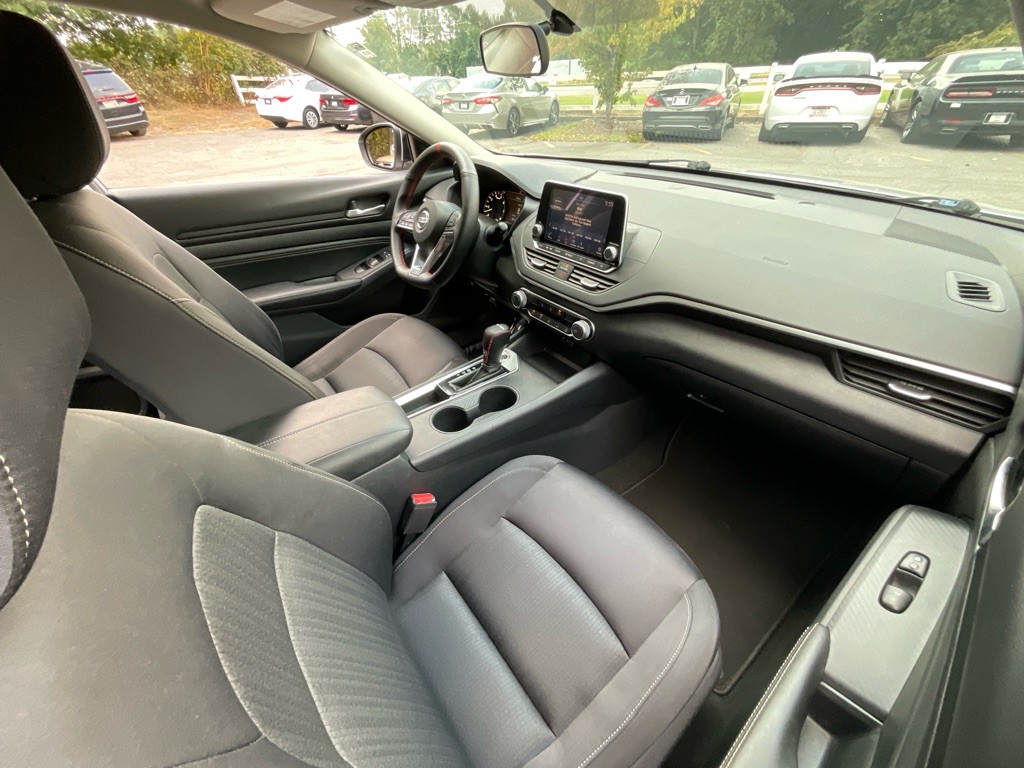 2020 Nissan Altima Image 17