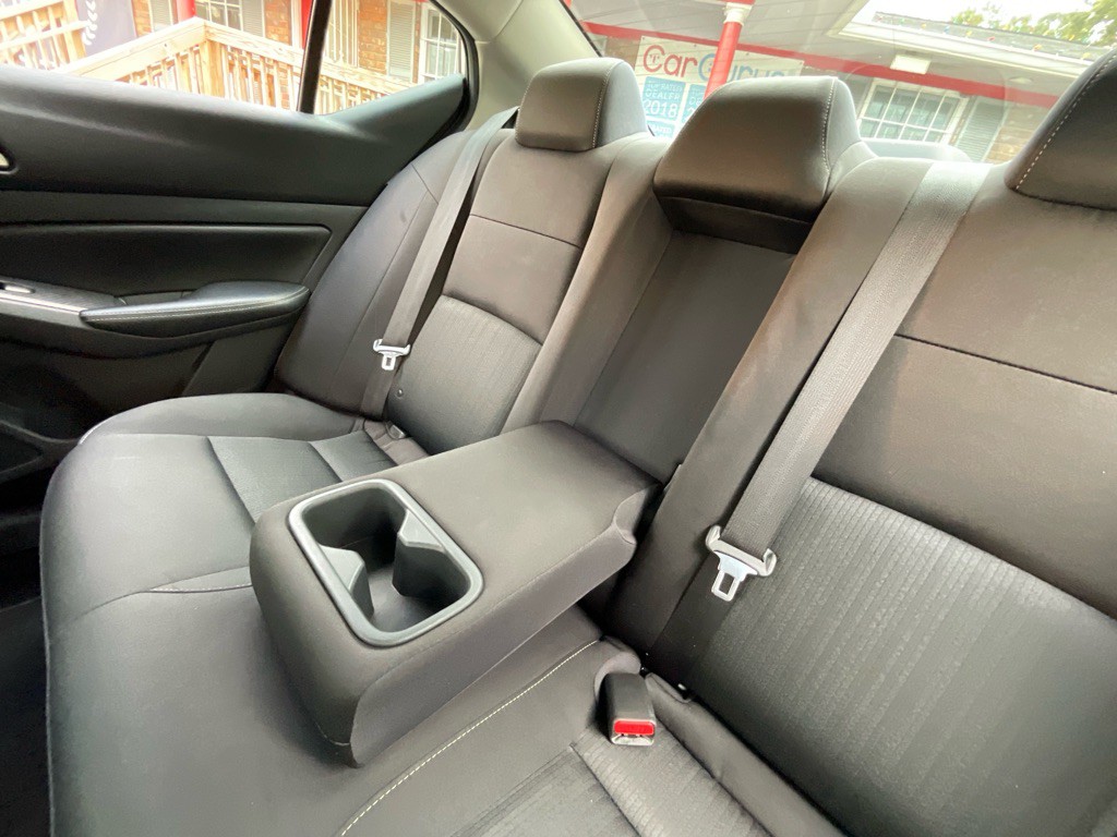 2020 Nissan Altima Image 32