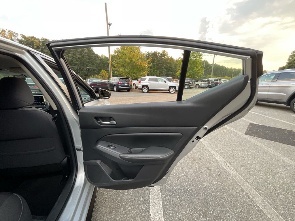 2020 Nissan Altima Image 41