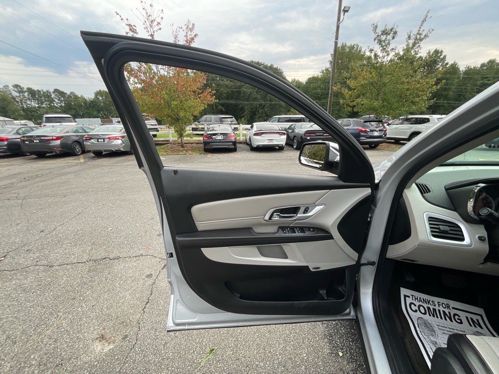 2017 GMC Terrain Image 38