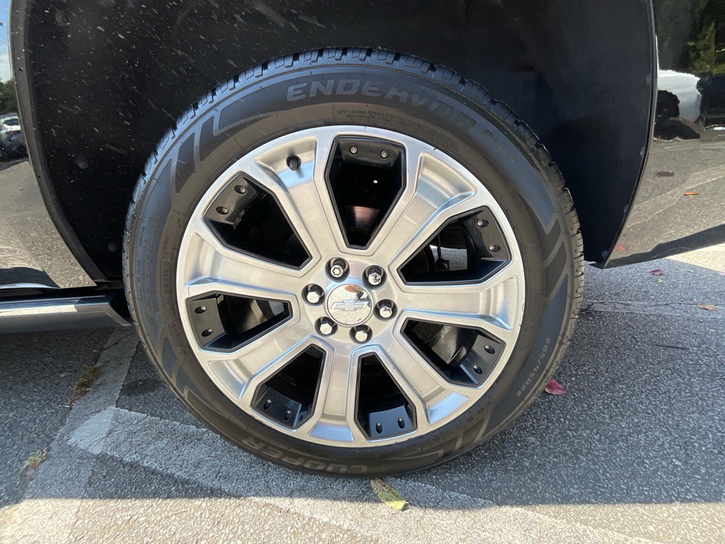 2017 Chevrolet Tahoe Image 12
