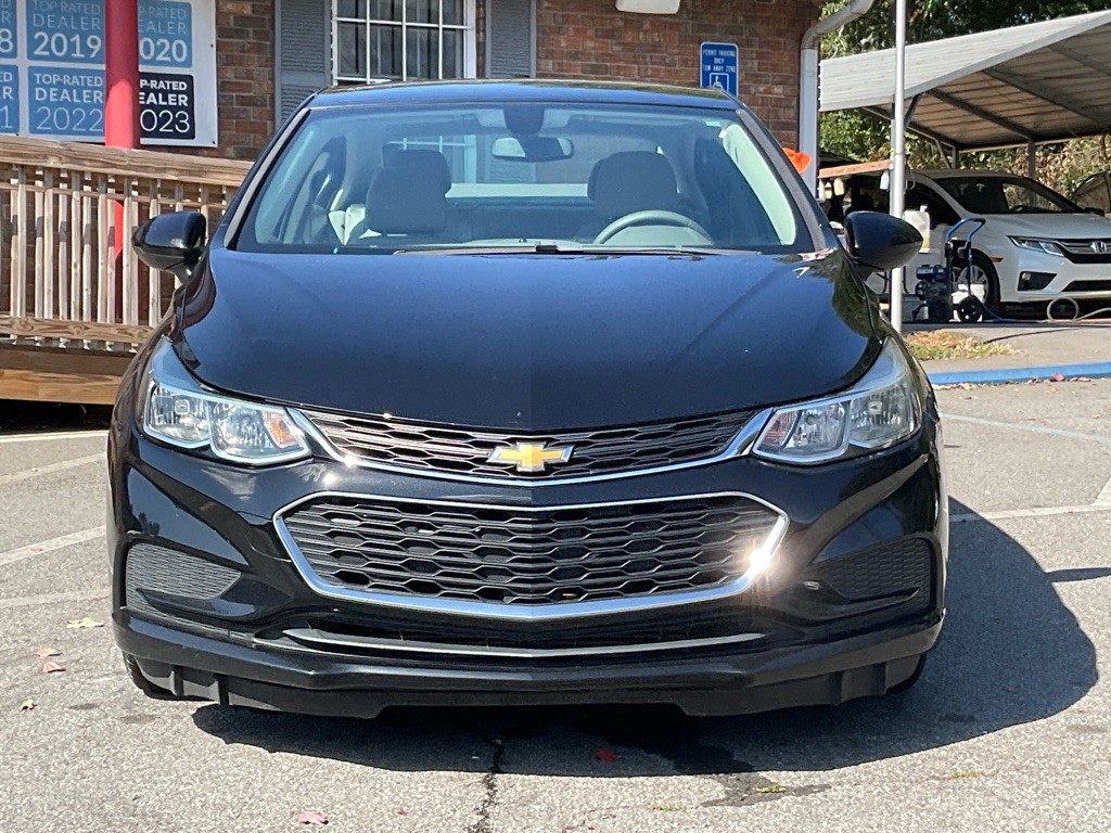 2018 Chevrolet Cruze Image 2