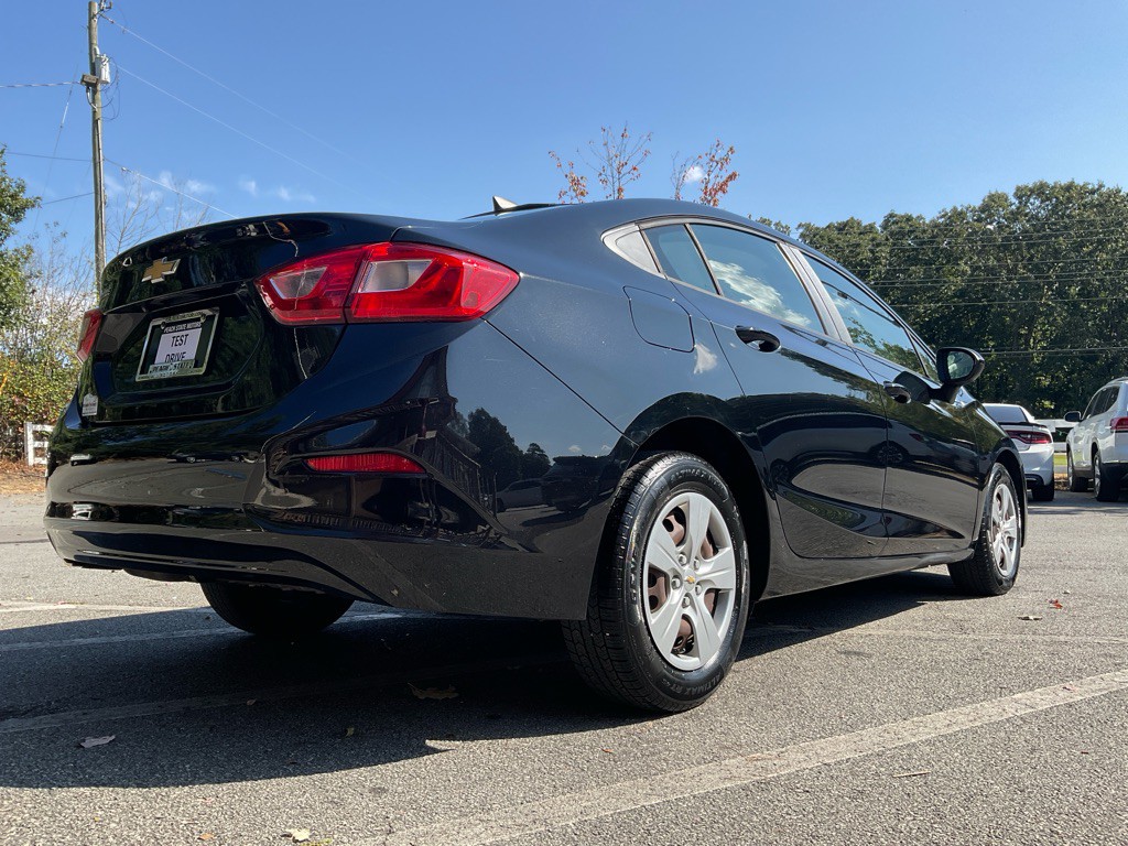 2018 Chevrolet Cruze Image 5